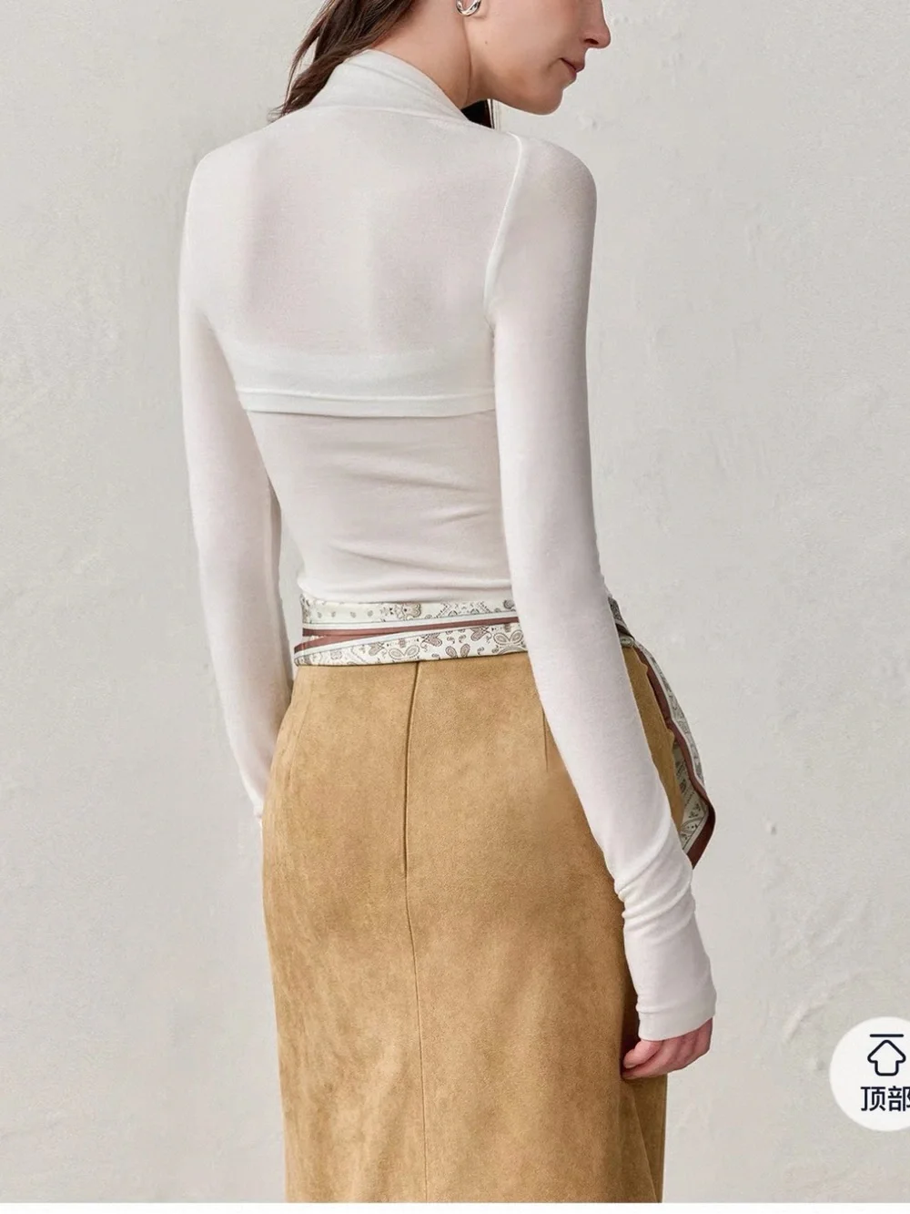 brand new Square-Neck Long Sleeve Top in 2 colours - Picture 7 of 13